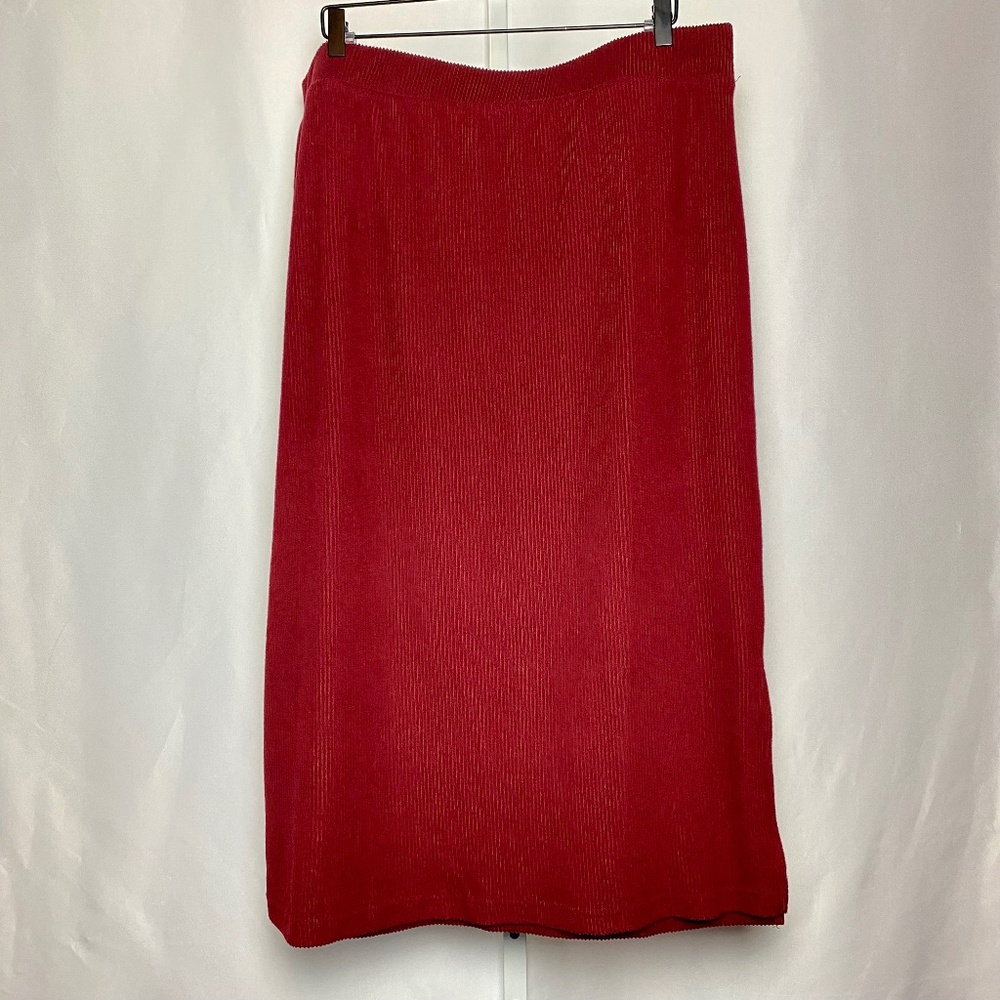 Time and Tru Womenʻs Plus Size Red Ribbed Pull On Maxi Skirt Size XXL (20)